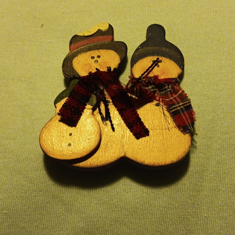 Christmas  pin snow people.